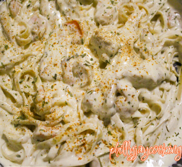 Easy Creamy Chicken And Shrimp Alfredo (Made with Cream Cheese)