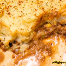 World's Best Classic Shepherd's Pie Recipe (Made Easy With Ground Beef)